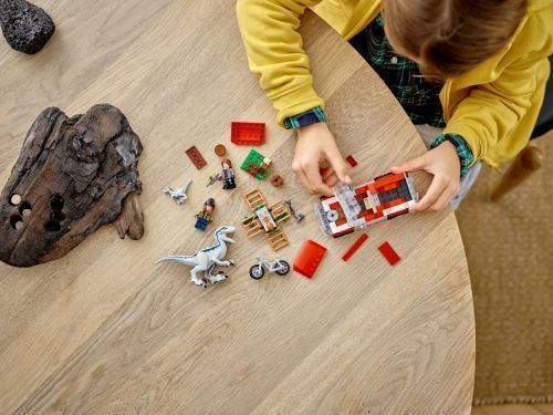 Set 76946