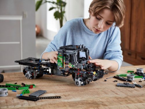 Set 42129